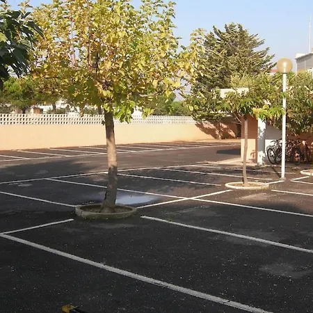 Apartment Calme, Vue Sur Port De Plaisance -clim, Empl.parking Gruissan