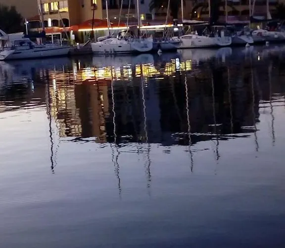 Calme, Vue Sur Port De Plaisance -clim, Empl.parking アパート *