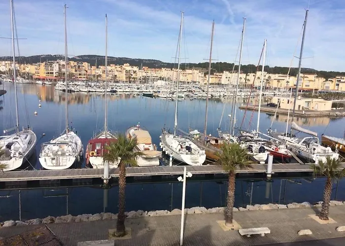 Calme, Vue Sur Port De Plaisance -clim, Empl.parking アパート *